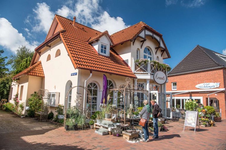 Floristik & Ambiente „Crantz“, 100 m von Ihrer Ferienwohnung